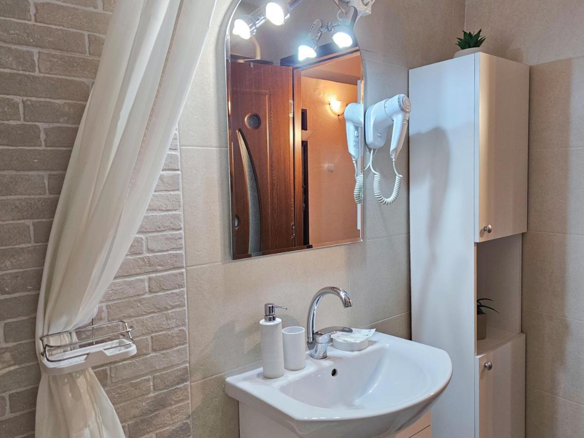Central Park Apartment Turda Exterior photo